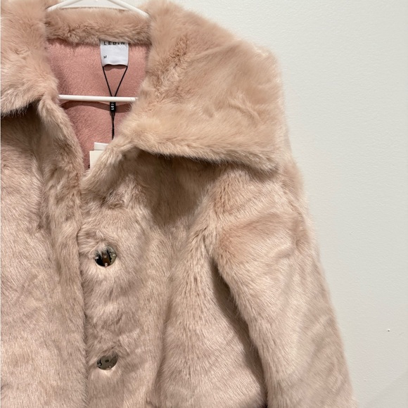 🌸 Pink Faux Fur Jacket 🌸 - Picture 2 of 5